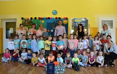 &bdquo;Burmistrz czyta przedszkolakom&rdquo; - czytamy w PP Nr 1