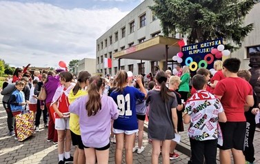 I Międzygminny Turniej Koszyk&oacute;wki Ulicznej oraz Szkolne Igrzyska Olimpijskie w SP Nr 1 w Brześciu Kujawskim 1