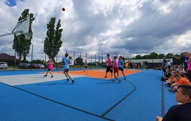 I Międzygminny Turniej Koszyk&oacute;wki Ulicznej oraz Szkolne Igrzyska Olimpijskie w SP Nr 1 w Brześciu Kujawskim 19