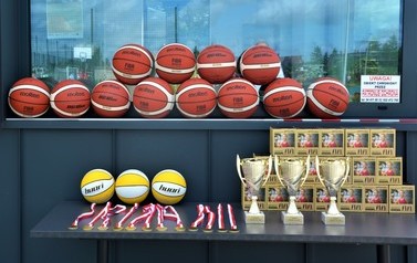 I Międzygminny Turniej Koszyk&oacute;wki Ulicznej oraz Szkolne Igrzyska Olimpijskie w SP Nr 1 w Brześciu Kujawskim 29