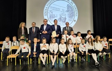 Ślubowanie klas pierwszych w SP Nr 1