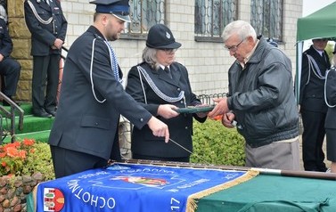 Uroczystość 105-lecia OSP Guźlin i nadania nowego sztandaru 23