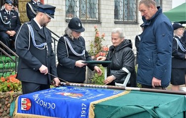 Uroczystość 105-lecia OSP Guźlin i nadania nowego sztandaru 38