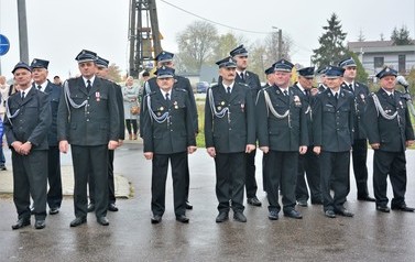 Uroczystość 105-lecia OSP Guźlin i nadania nowego sztandaru 70