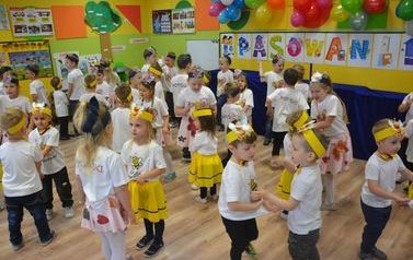 Pasowanie na przedszkolaka w Zespole Szk&oacute;ł nr 2 w Brześciu Kujawskim  19