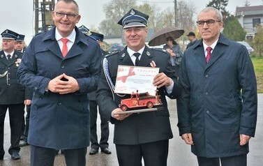 Uroczystość 105-lecia OSP Guźlin i nadania nowego sztandaru 81