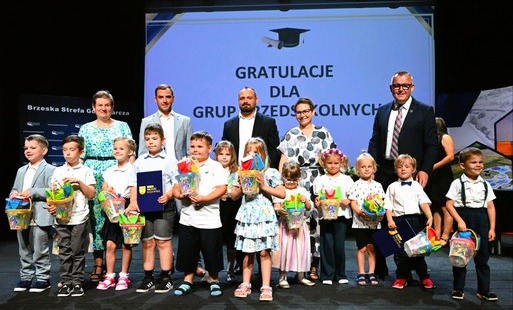 Zdjęcie do Uroczysta gala podsumowała rok szkolny 2025/2026  w Brześciu Kujawskim